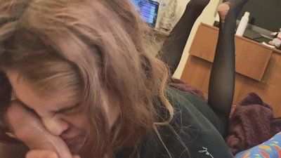 Halspik, flåede strømpebukser og flåede hæle dejligt at møde